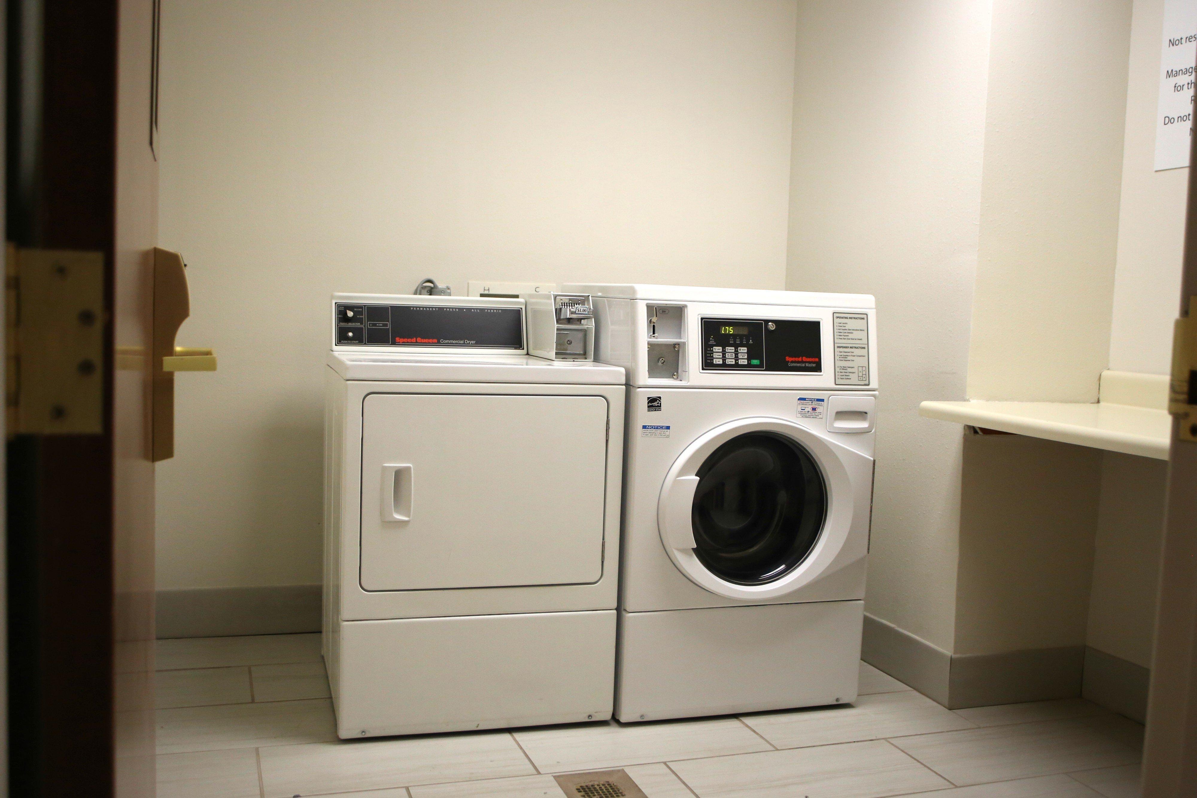 Holiday Inn Express Hotel & Suites Claypool Hill -Richlands Area By Ihg Pounding Mill Extérieur photo