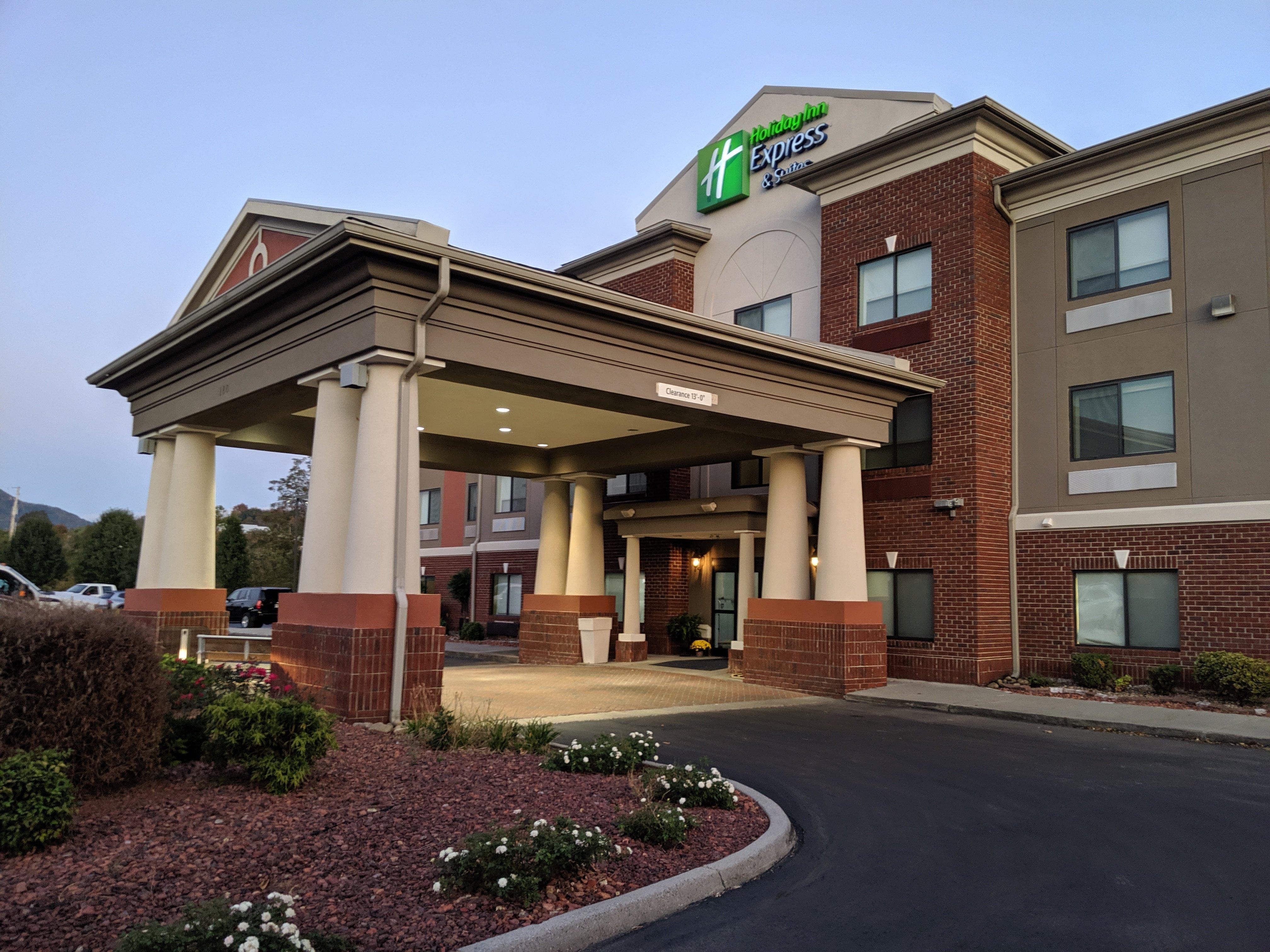 Holiday Inn Express Hotel & Suites Claypool Hill -Richlands Area By Ihg Pounding Mill Extérieur photo