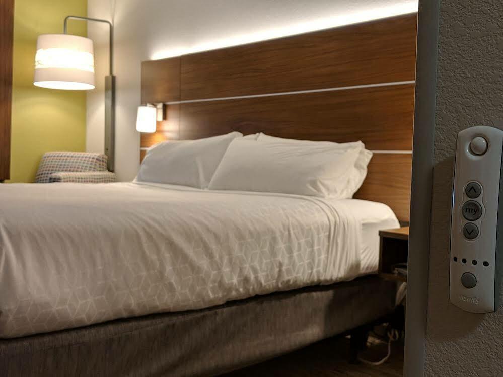 Holiday Inn Express Hotel & Suites Claypool Hill -Richlands Area By Ihg Pounding Mill Extérieur photo